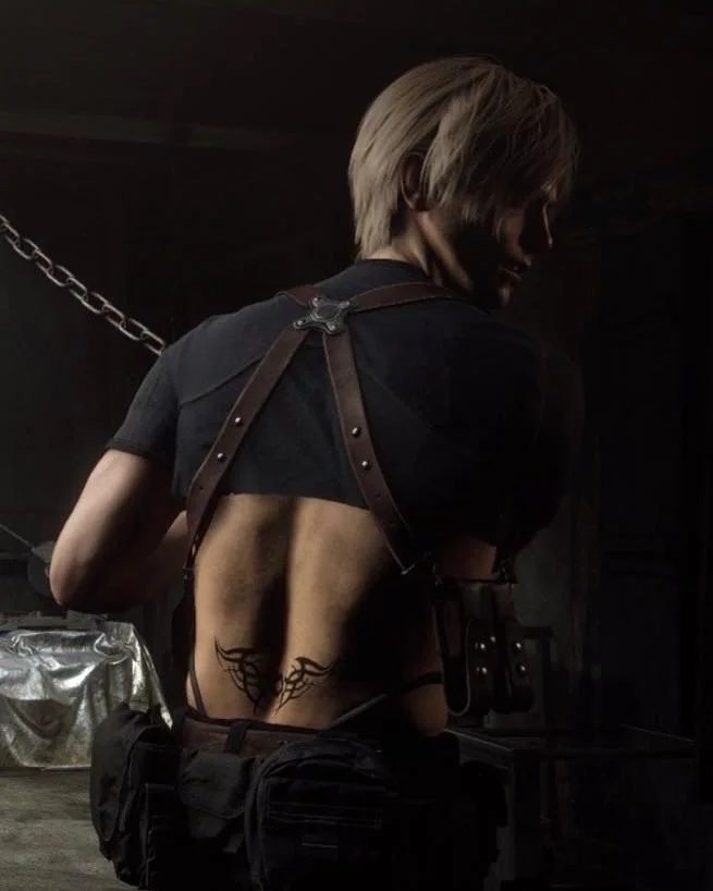 Leon Kennedy, crop top mod - mundi picture 3 of 3