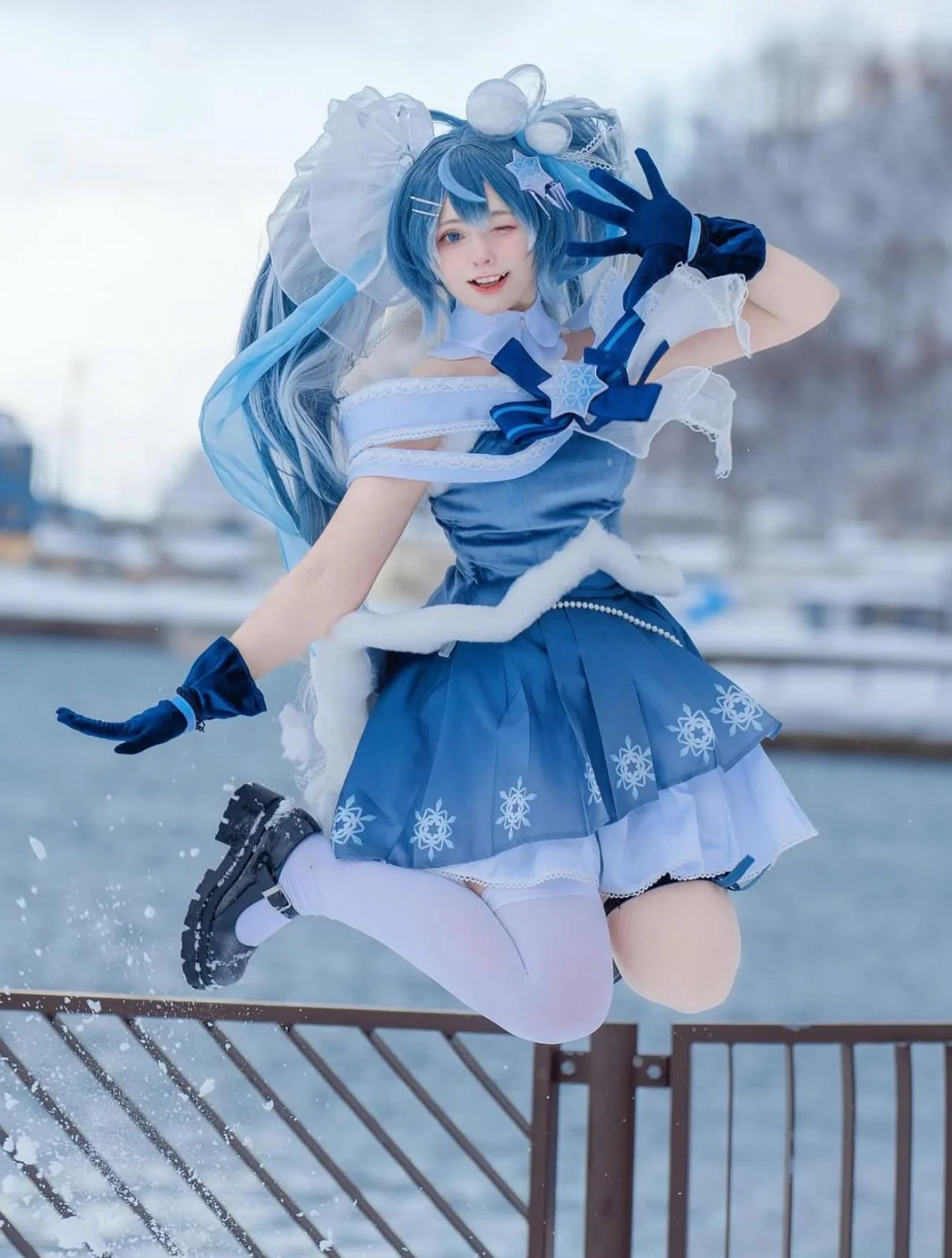 Hatsune Miku by Saya Scarlet picture 1 of 1