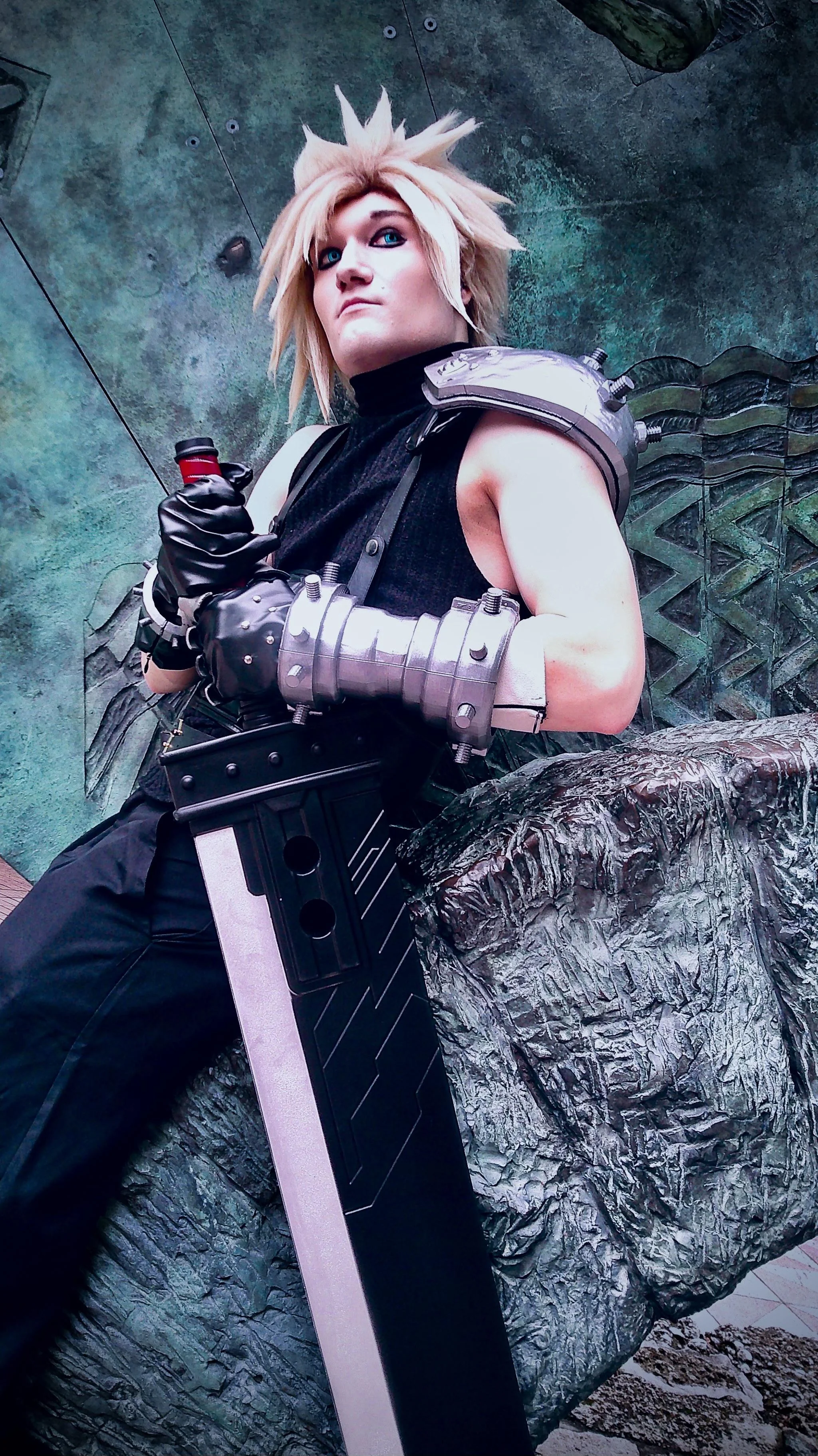 Cloud Cosplay from Final Fantasy 7 Remake. IG whitehairdante_23 picture 1 of 3