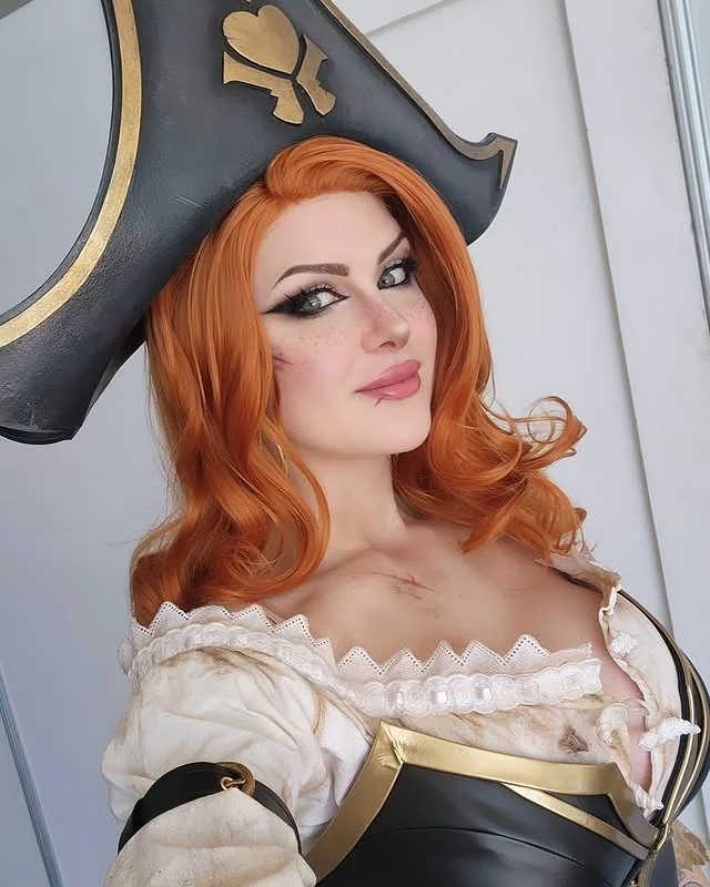 Miss Fortune from League of Legends by (kinpatsucosplay) picture 2 of 3