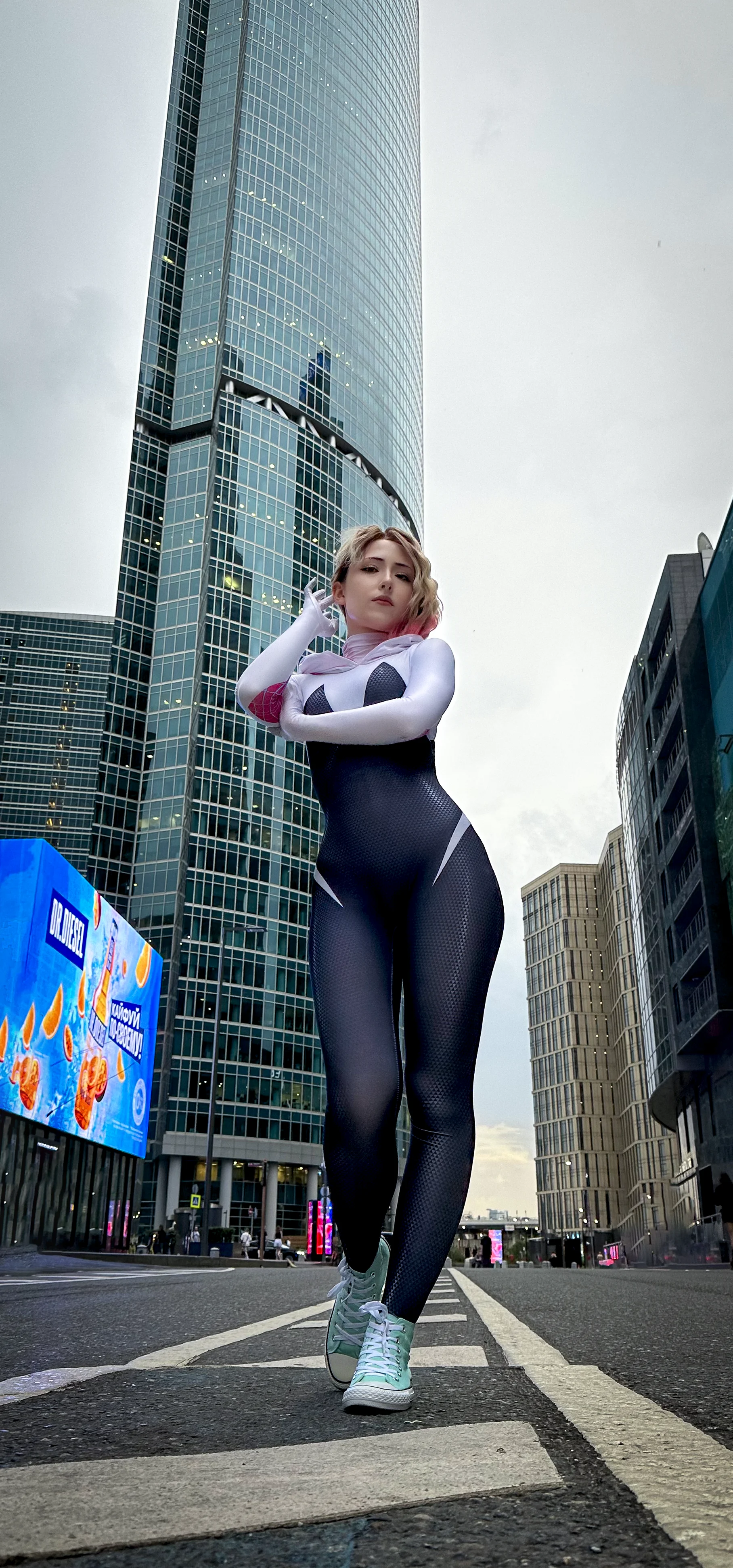 Gwen Stacy from Spider-Verse cosplay by Mikuroka picture 2 of 4