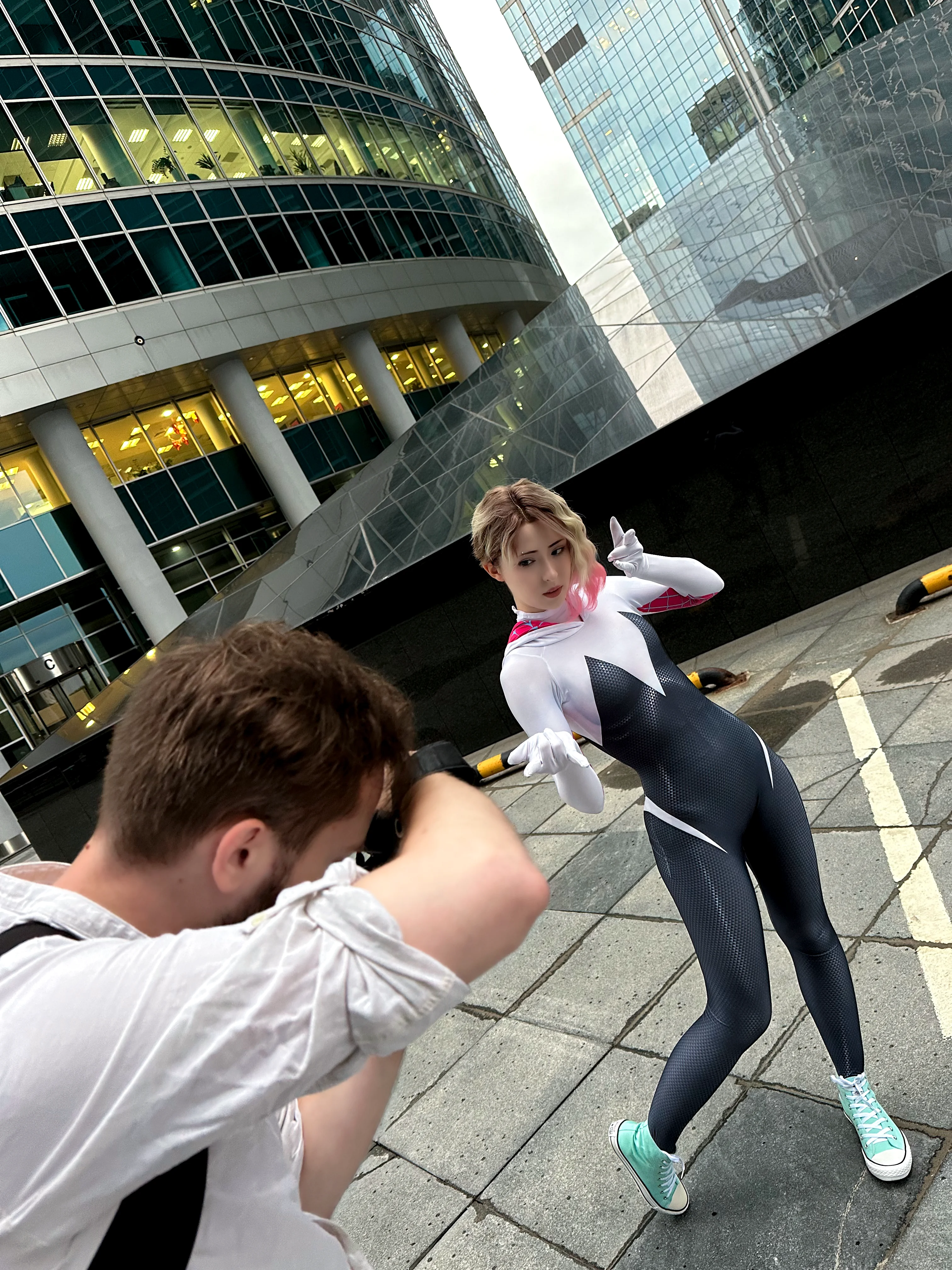 Gwen Stacy from Spider-Verse cosplay by Mikuroka picture 4 of 4