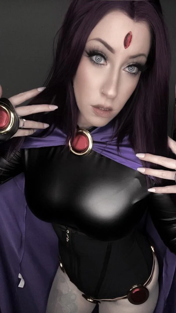 Raven cosplay by Outfoxedmulder picture 2 of 3