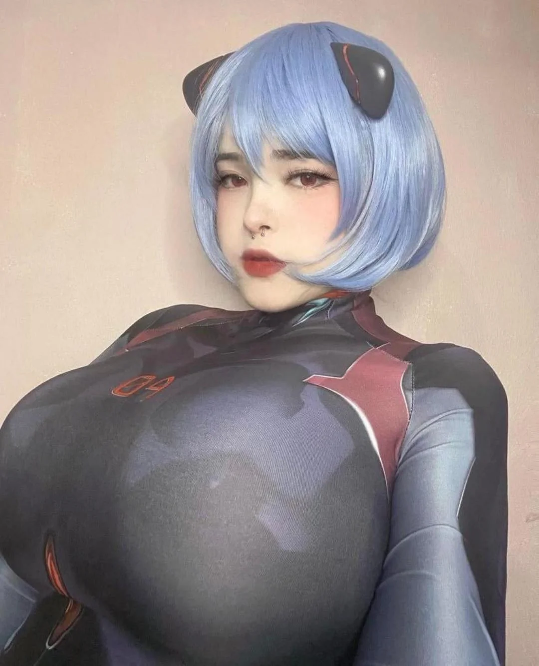 Does anyone know who she is? picture 1 of 1