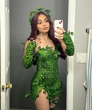 Poison Ivy cosplay by u/FoxxyRoxanne'