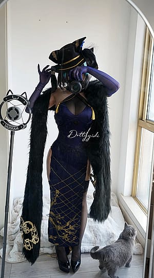 Cosplaying Cheshire from AzureLane (Dottyyidi)'