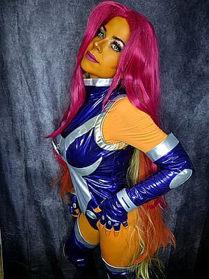 Starfire by sighkobunny'