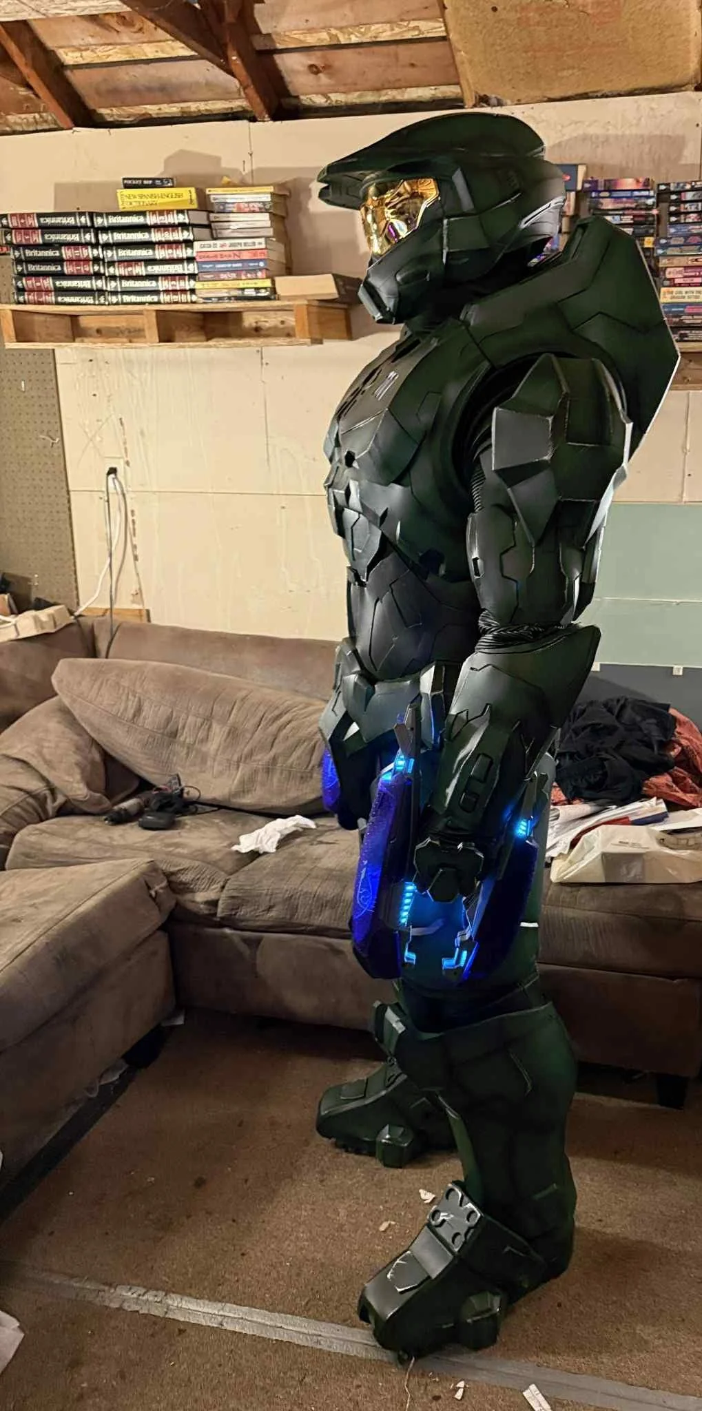 Master Chief from Halo by Chunky Lad dual wielding Plasma Rifles! Getting ready for PAX West! picture 1 of 8
