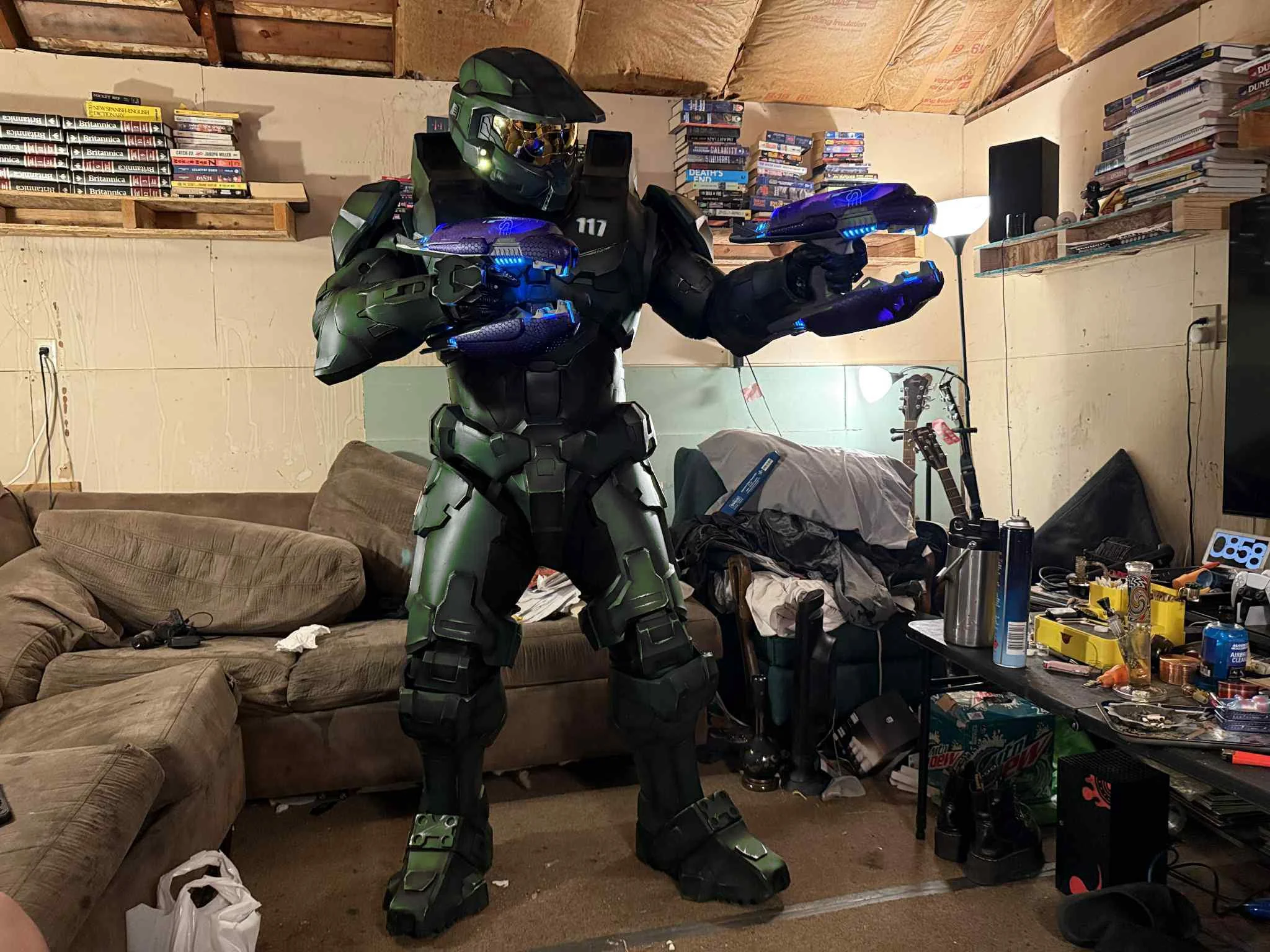 Master Chief from Halo by Chunky Lad dual wielding Plasma Rifles! Getting ready for PAX West! picture 2 of 8