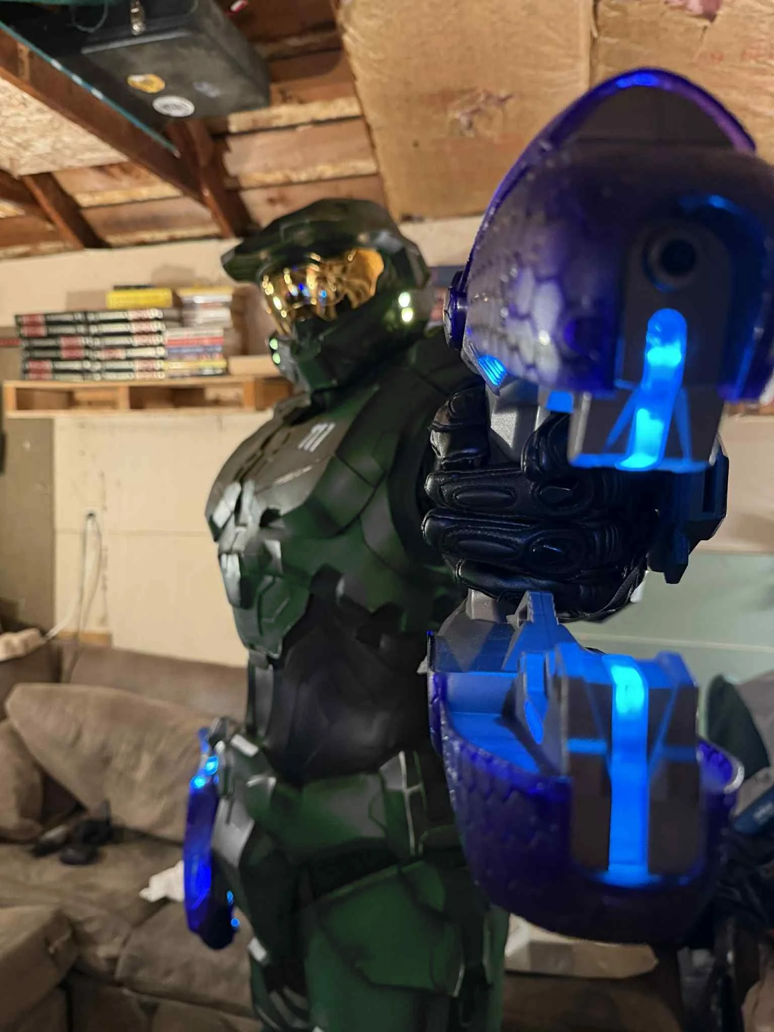Master Chief from Halo by Chunky Lad dual wielding Plasma Rifles! Getting ready for PAX West! picture 4 of 8