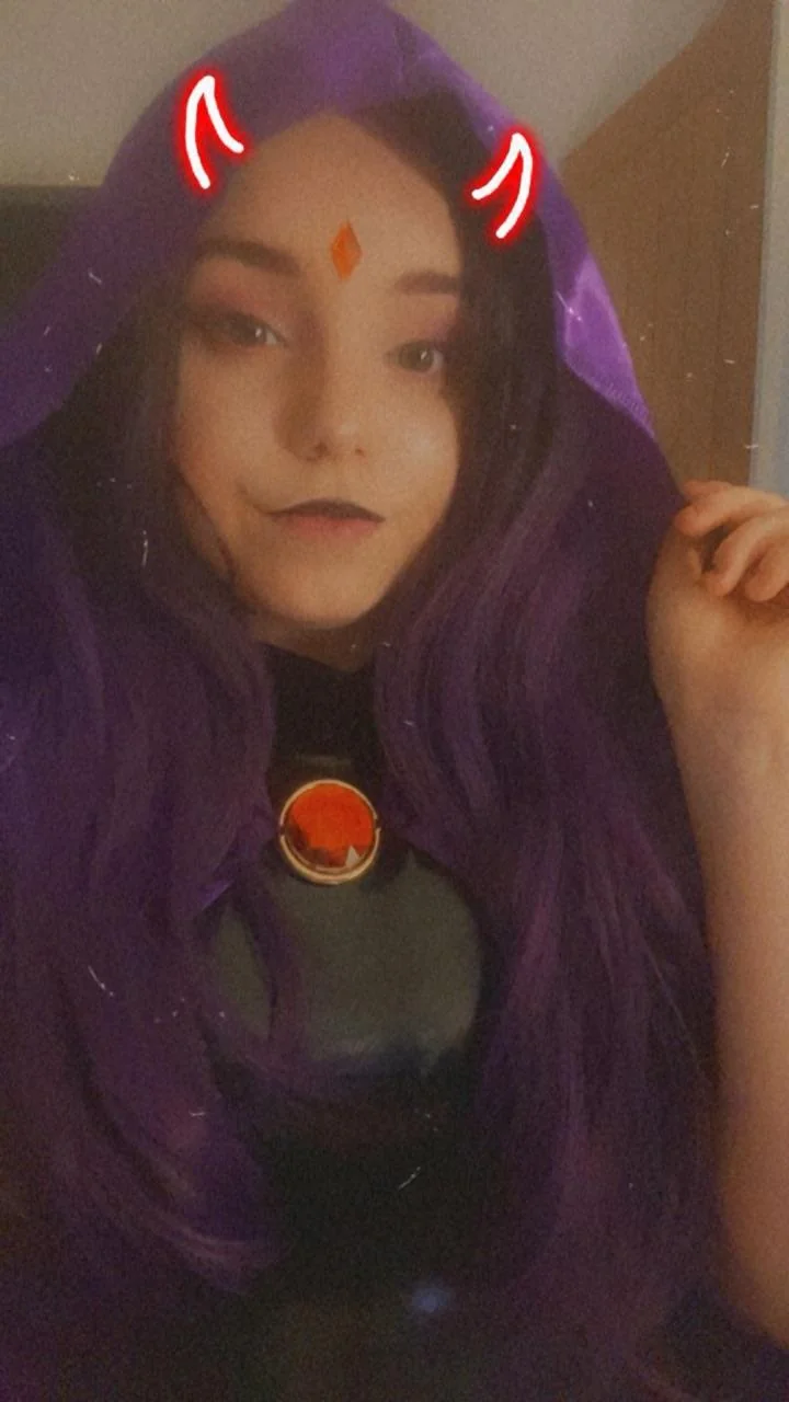 updated Raven cosplay from the og Teen Titans cartoon by _.thornedhearts02._ (my cosplay) picture 2 of 3