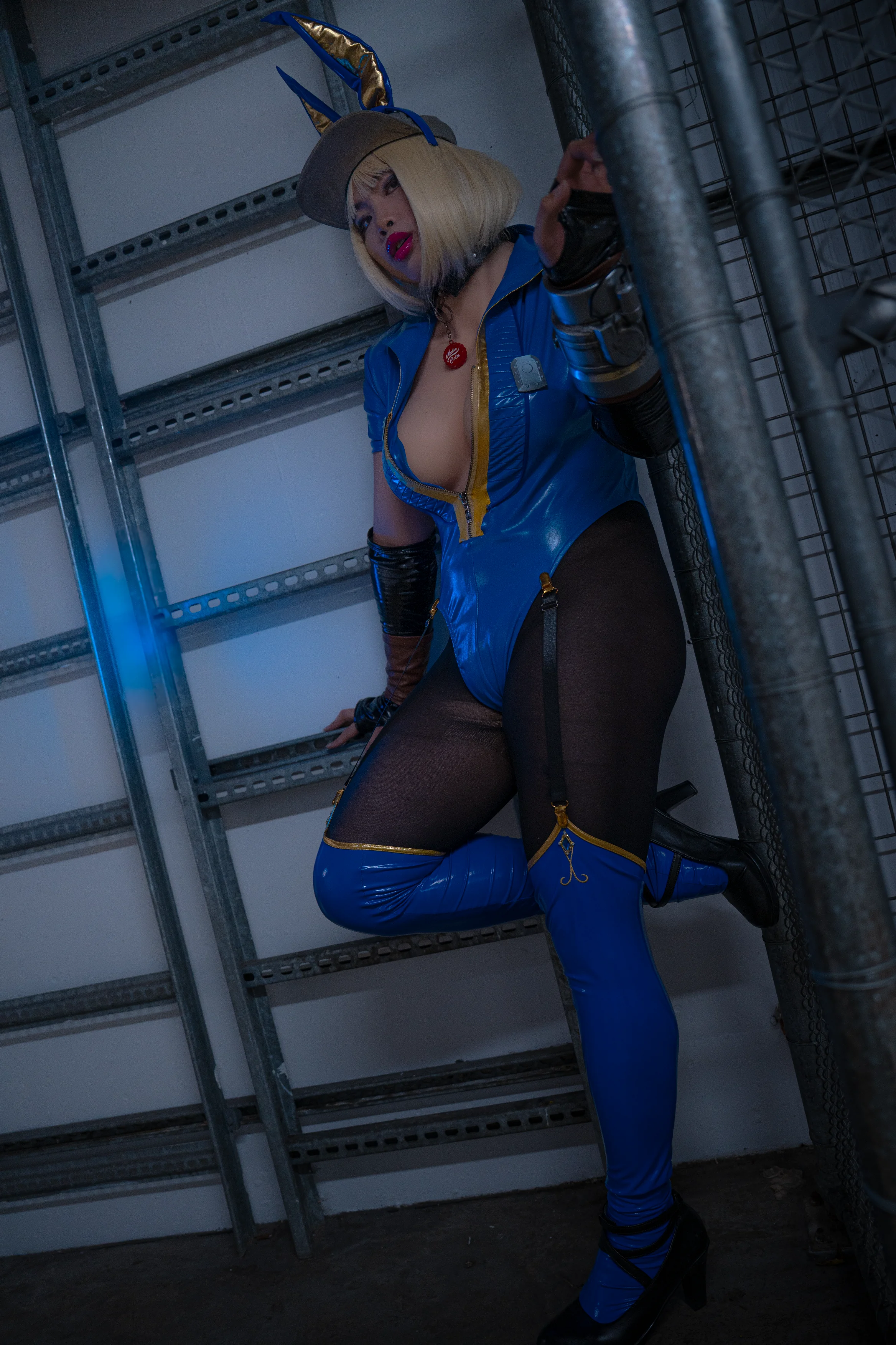 "Do you have the caps for it?" Vault Bunny Girl Cosplay from Fallout by Hakuru15 picture 3 of 3