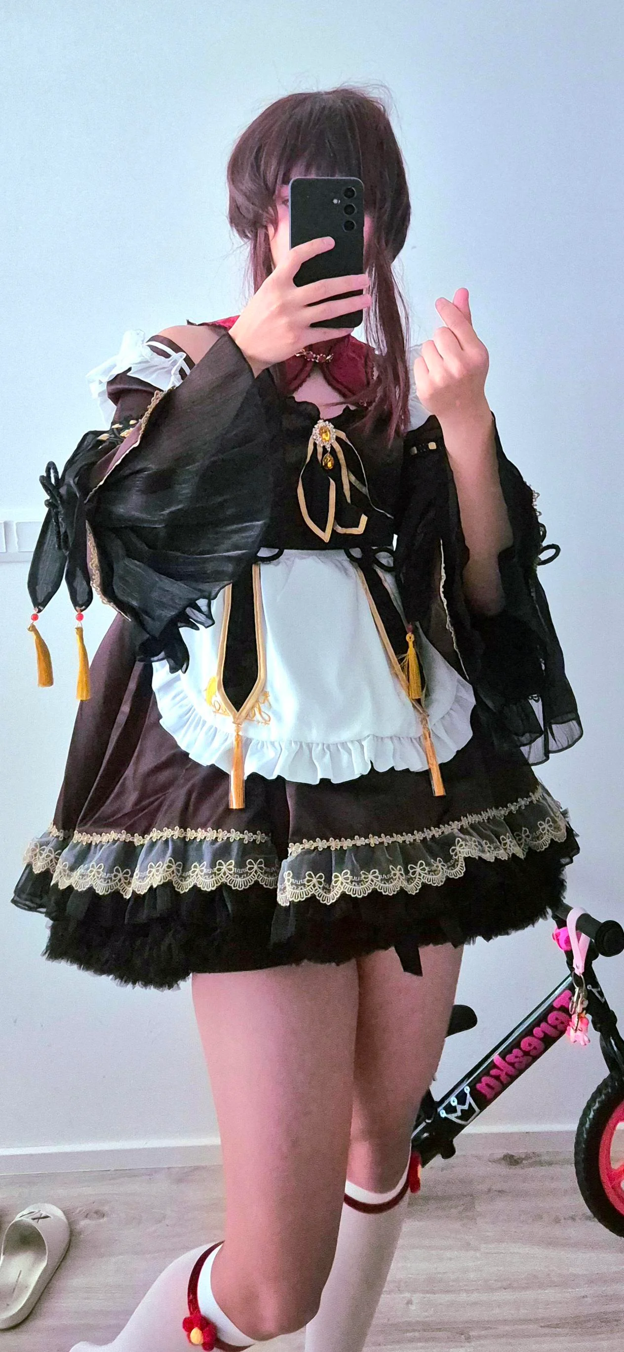 Maid Hu Tao (AmeKurisu) picture 1 of 2