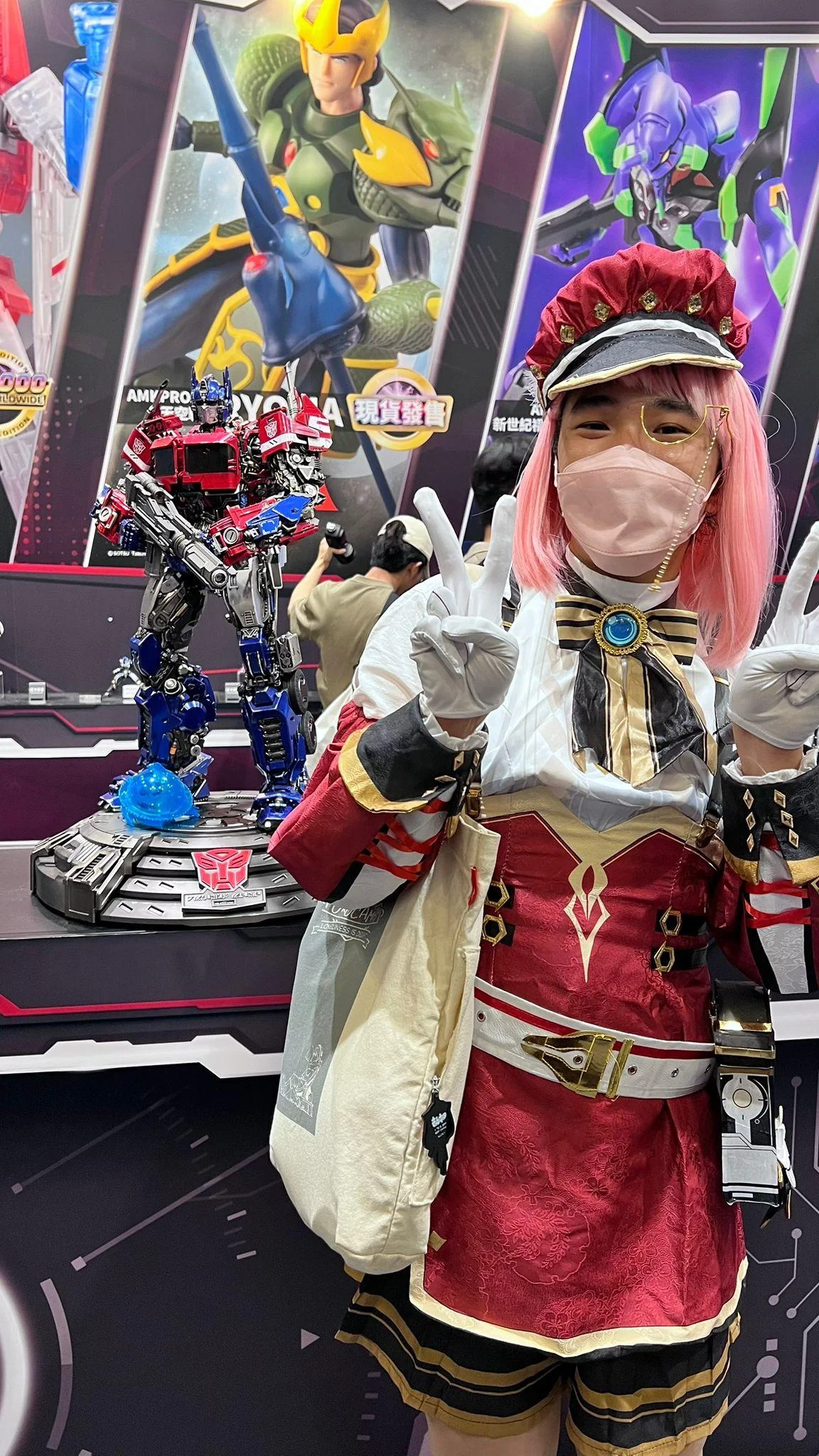 This is my Charlotte cosplay (genshin) picture 4 of 4