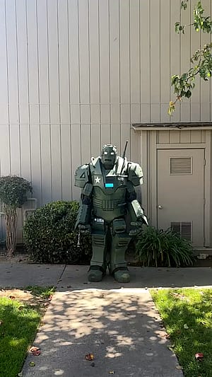 1st walk test of Hydra-Stomper full bod! (@jokerswildcosplay)'