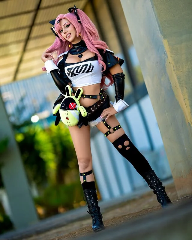 Nicole from ZZZ by (elizabethrage) picture 1 of 6