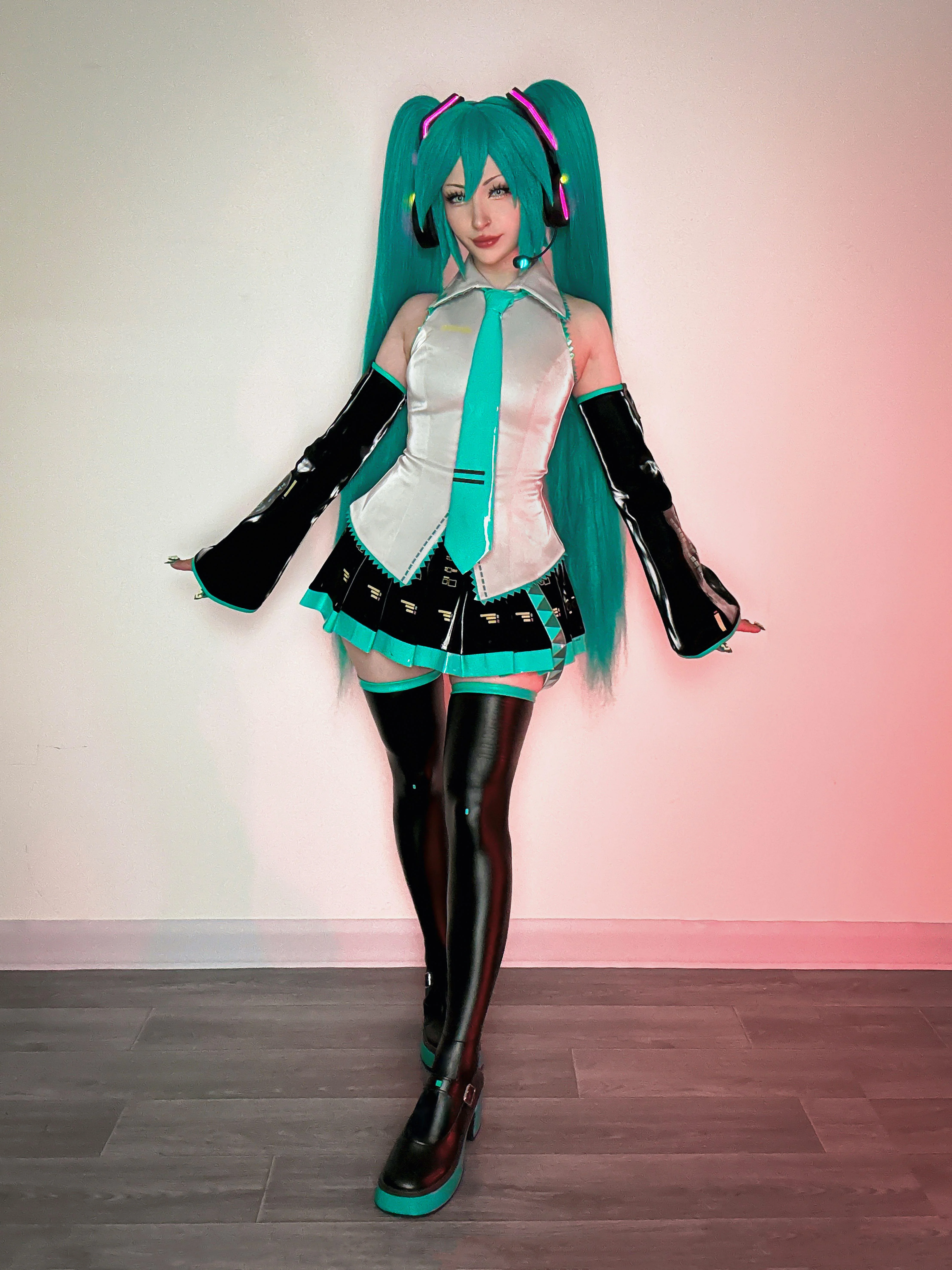 Hatsune Miku cosplay (Shiroktsne) picture 1 of 1