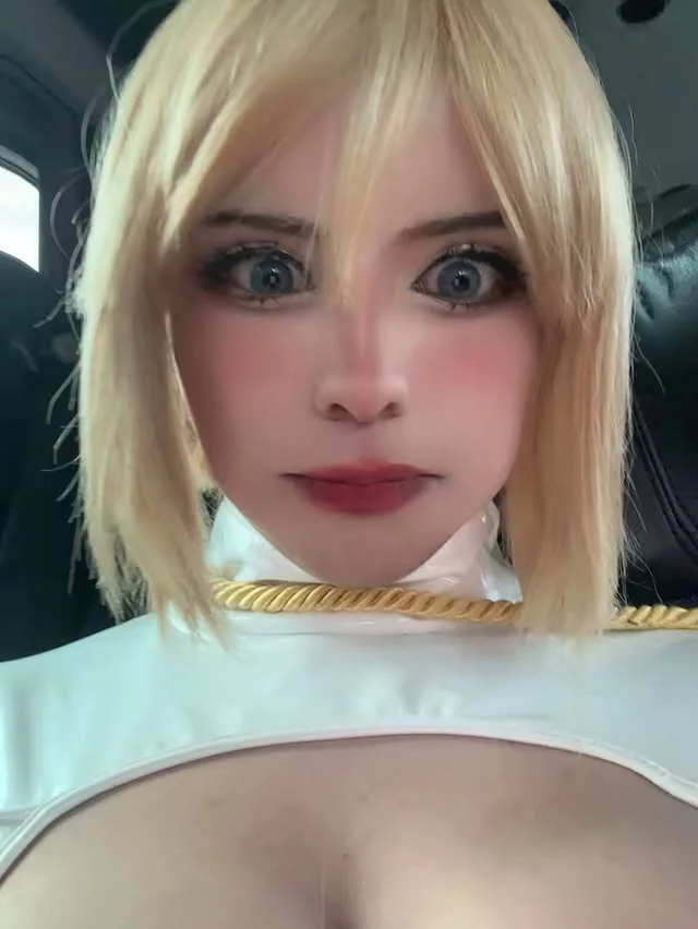Power Girl by (pamvstheworld_) picture 3 of 3