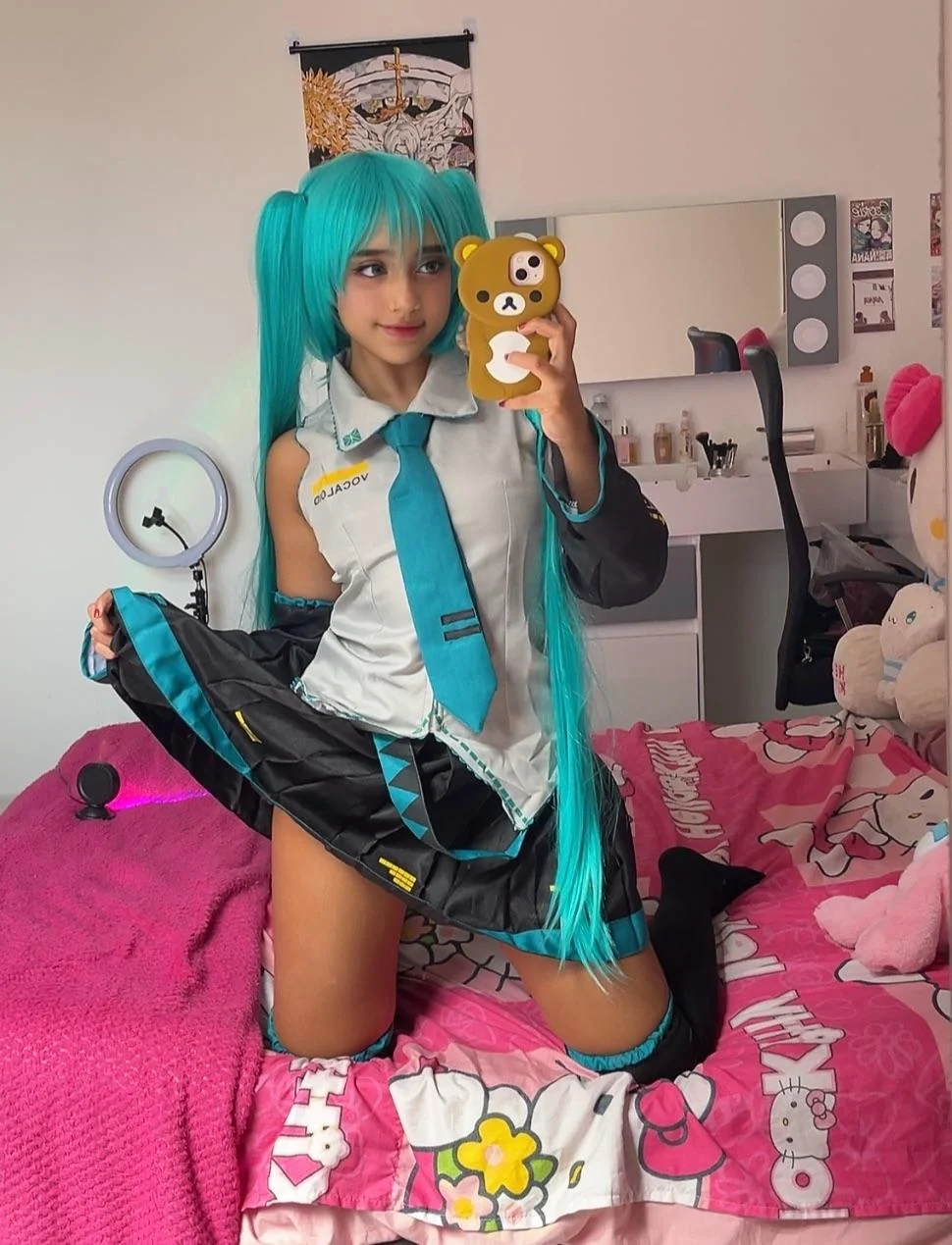 hatsune miku by me (lily) :3 picture 2 of 3