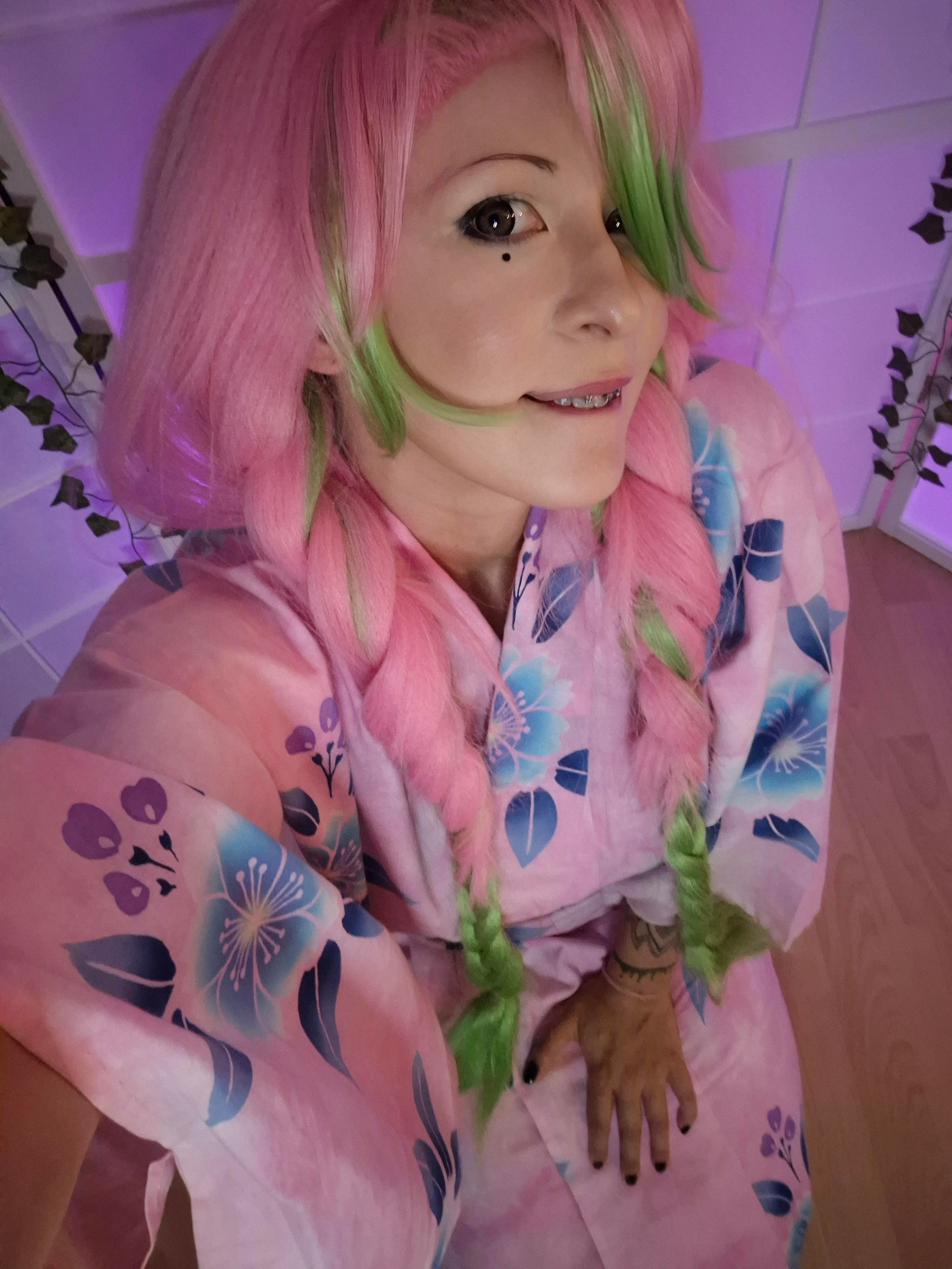 Mitsuri By DizzyDora picture 1 of 3
