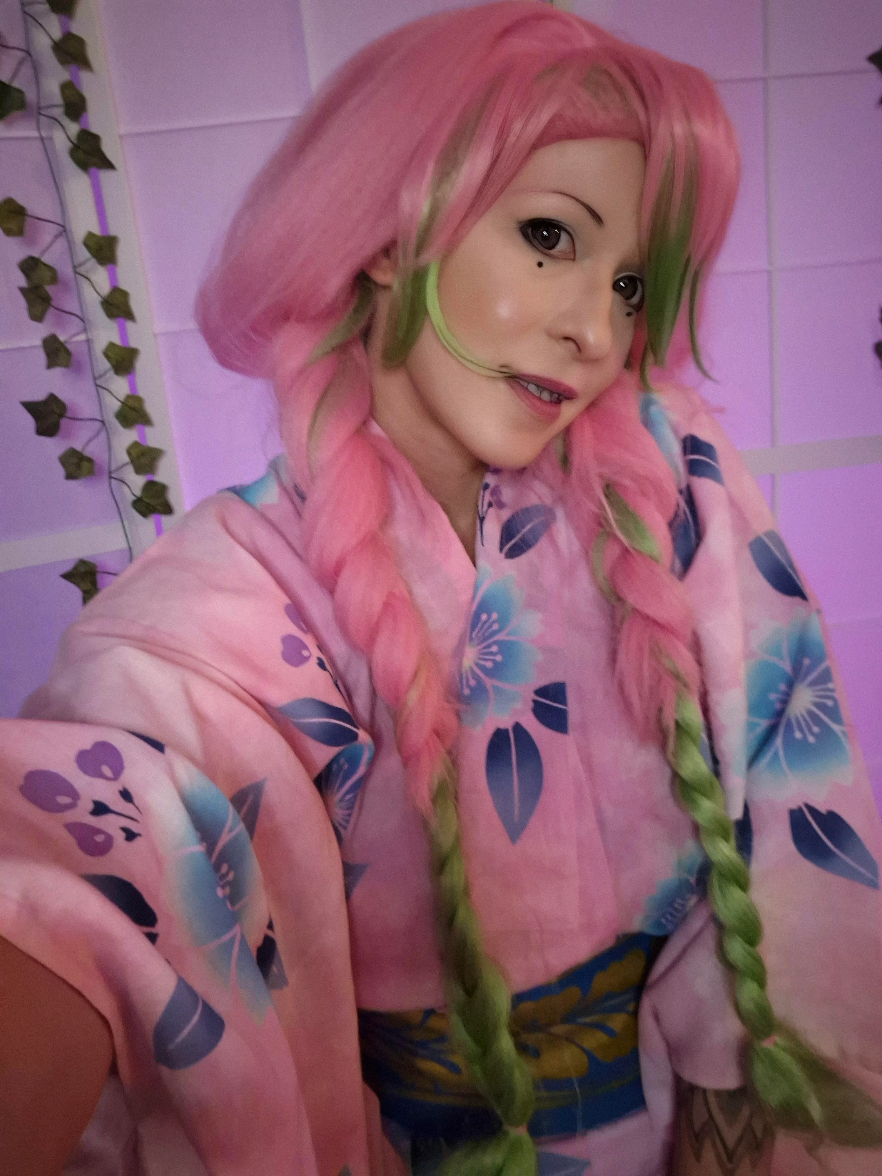 Mitsuri By DizzyDora picture 2 of 3