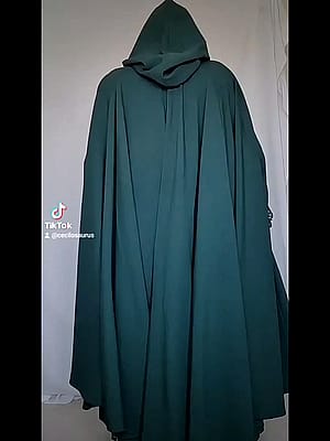 DOCTOR DOOM cosplay is finally finished ! So, Victoria or Valeria ? ( by @Cecilosaurus)'