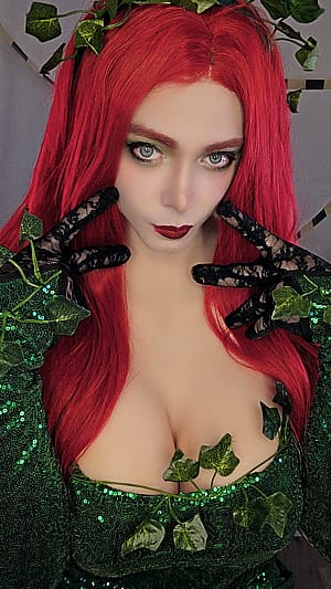 Poison Ivy cosplay by Frame'