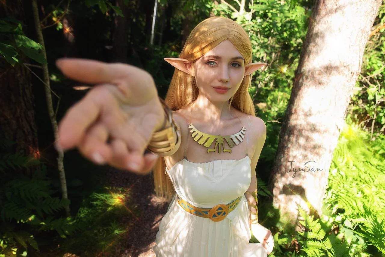 Princess Zelda from The Legend of Zelda by JyuSan picture 1 of 1