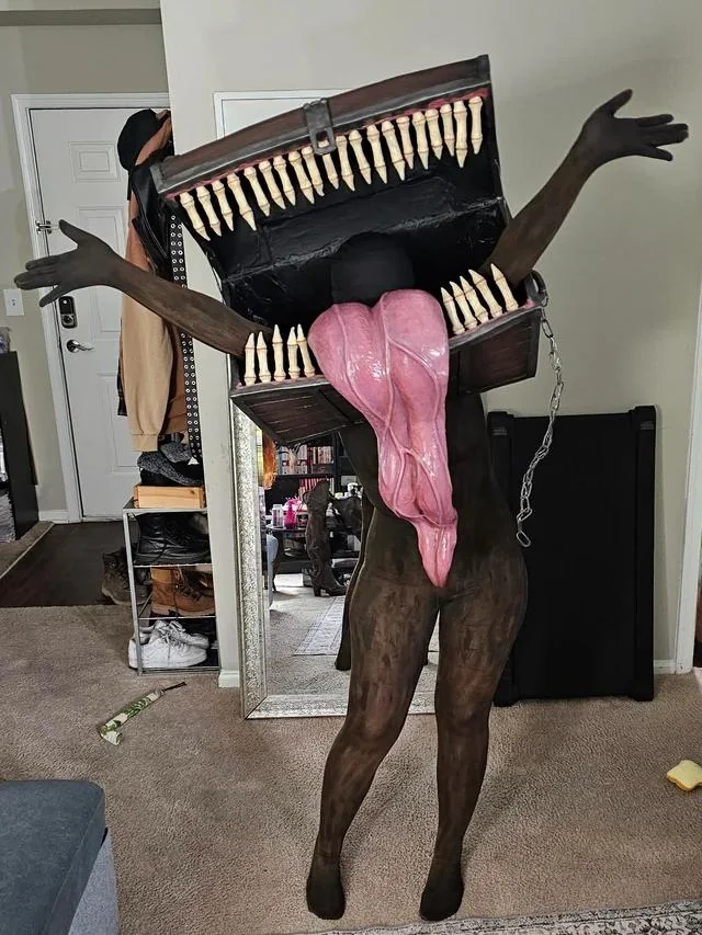 a dark souls mimic cosplay by @trashpersocom picture 3 of 3