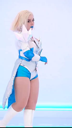 Emma frost by serinide'