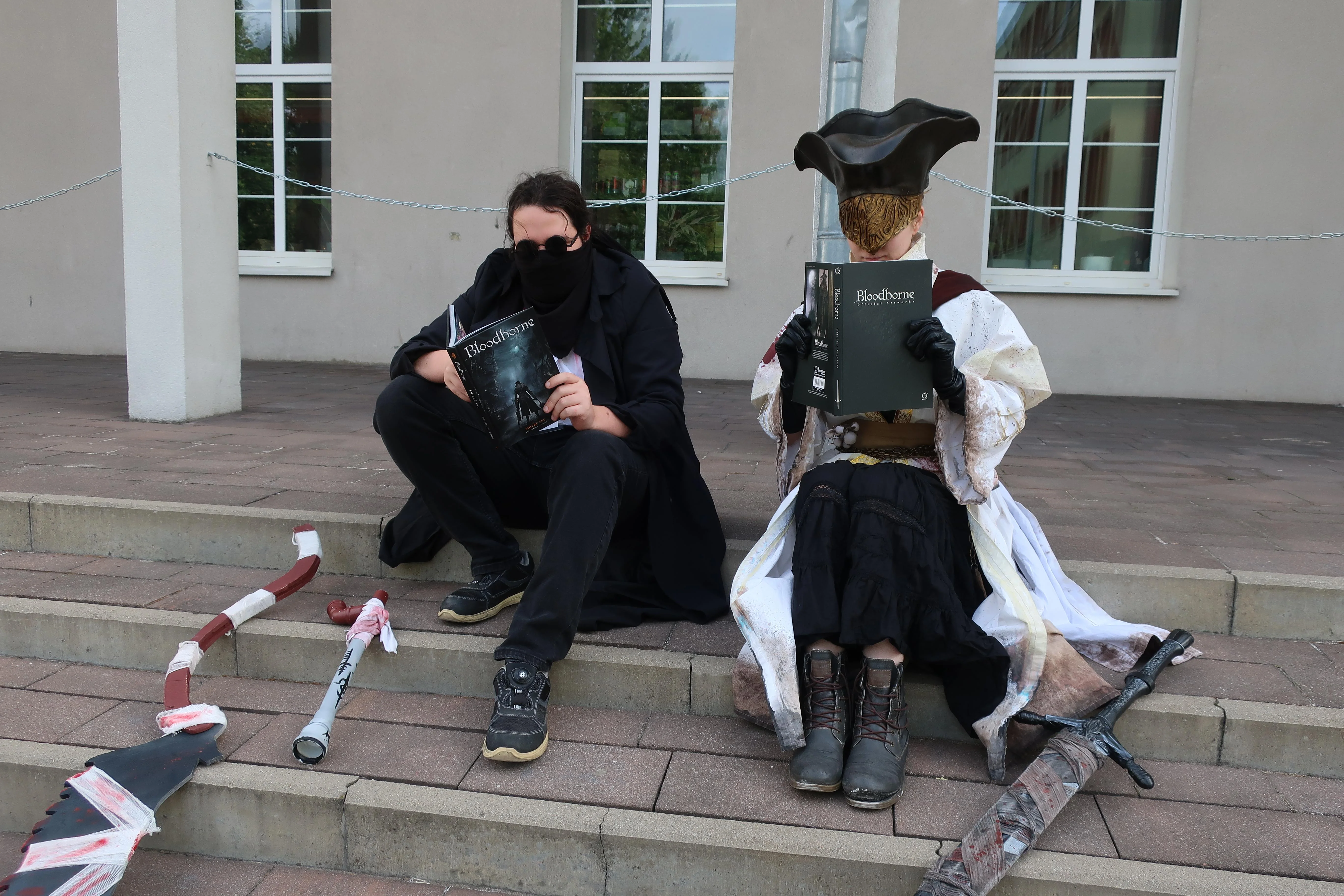 Kiemonszyca as Hunter and my friend Smok_kun as High Choir Hunter both form Bloodborne picture 1 of 4