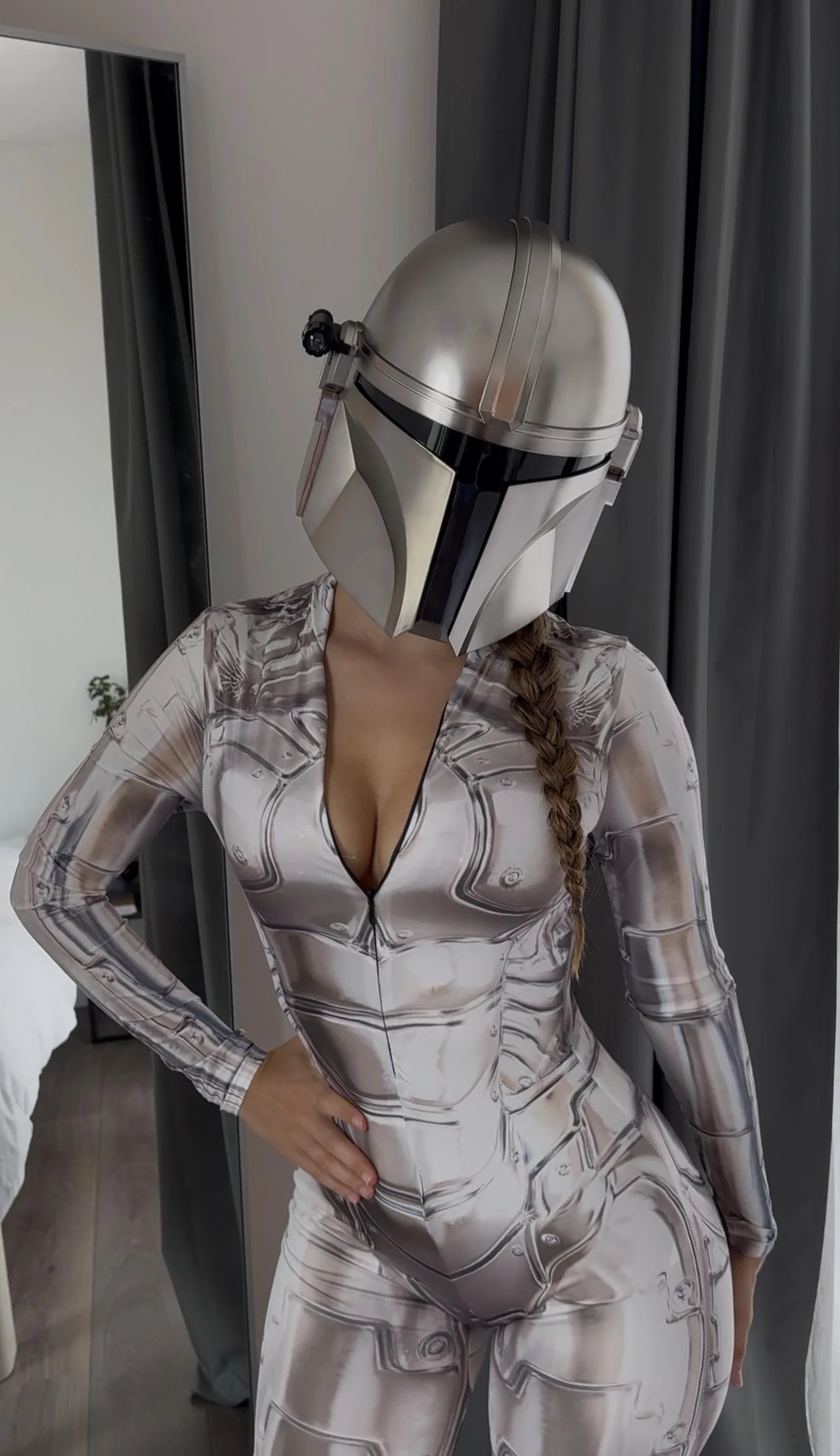 The Mandalorian Din Djarin picture 1 of 1