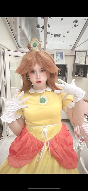 Princess Daisy, by HariHarix'
