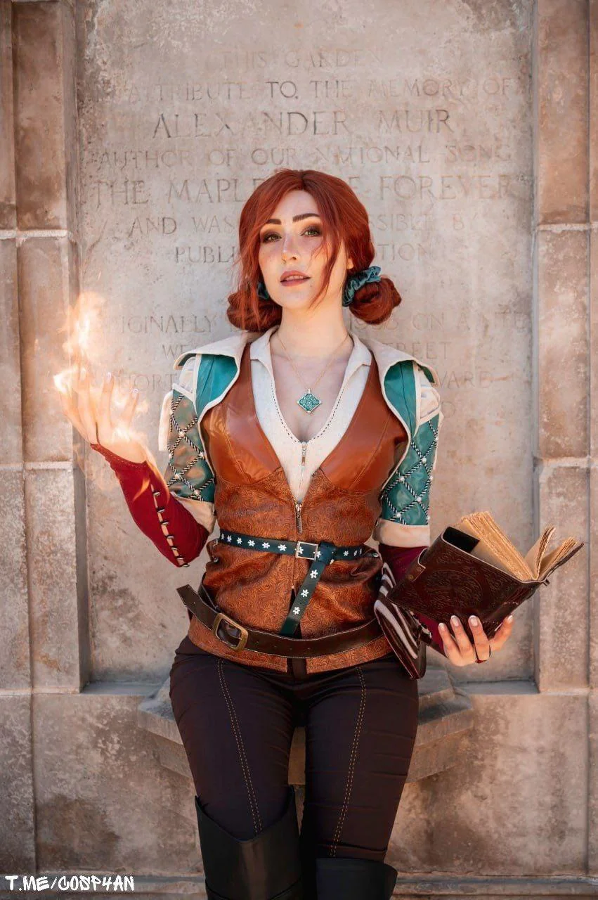 Triss Marigold by Luxilo picture 1 of 2