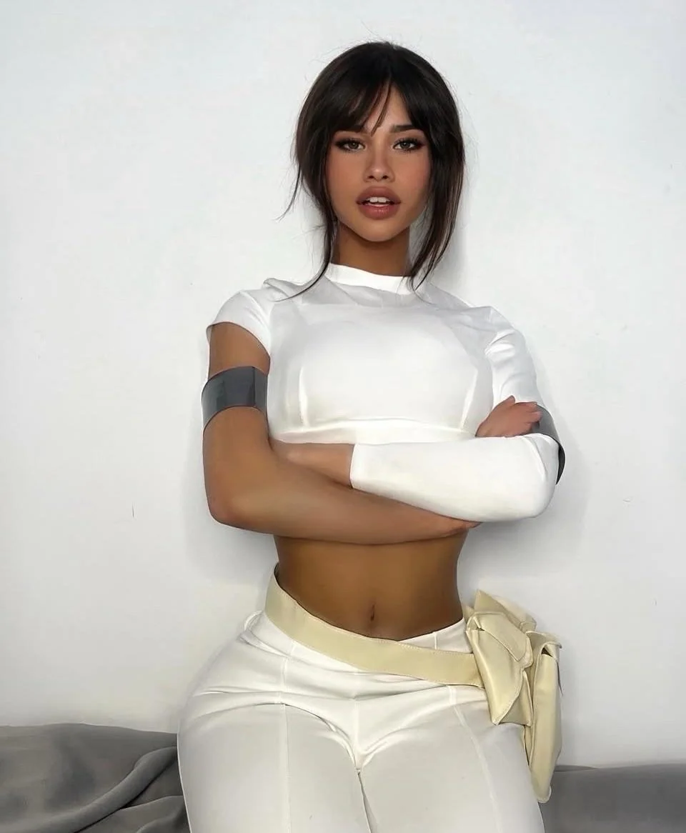 Padme cosplay by vixenria picture 3 of 3