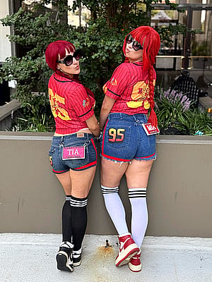 Mia & Tia by NillaCosplay and YaYaCos !'