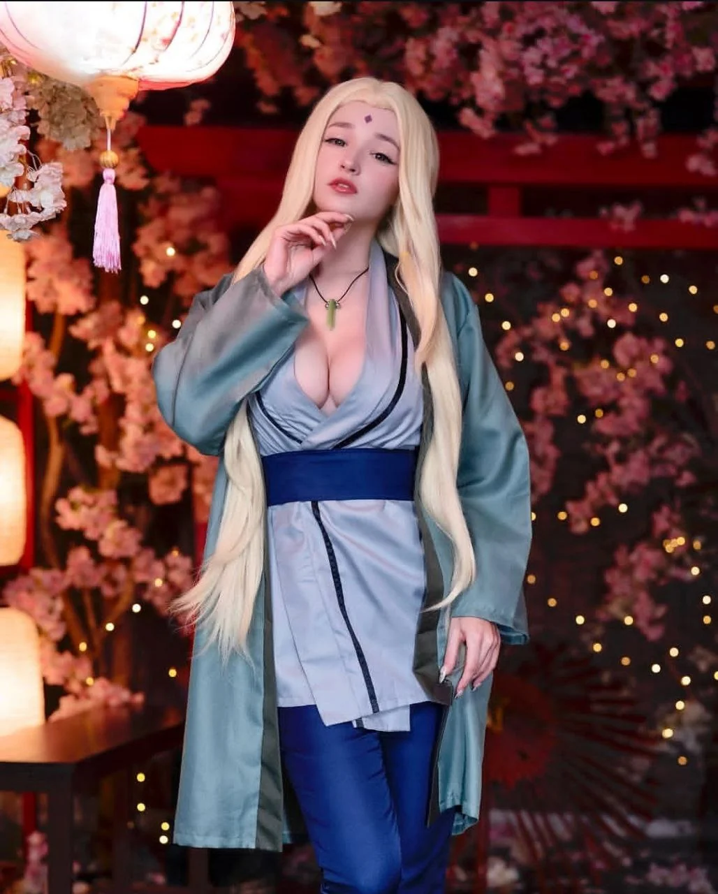 Tsunade Naruto by Queen Fesch picture 1 of 2