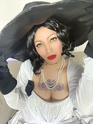 Lady Dimitrescu (RE8 Village) by Brianna'