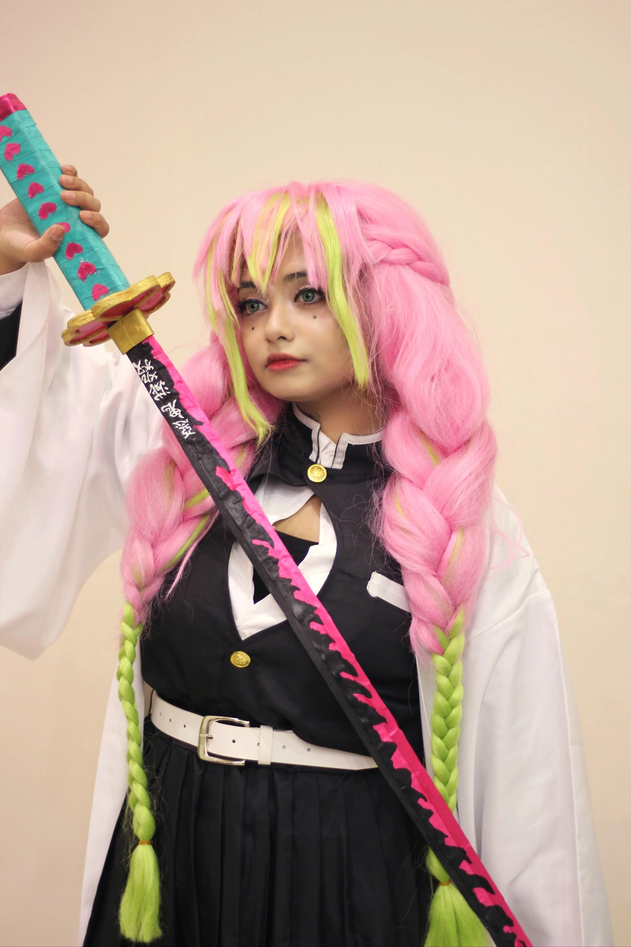 Mitsuri Kanroji by Shionchawn.cosplays picture 2 of 3
