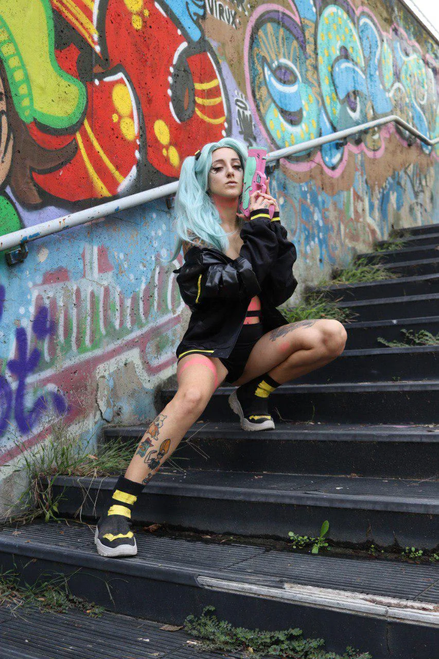 Rebecca from Cyberpunk ready to kick ass (cospickle_) picture 1 of 1