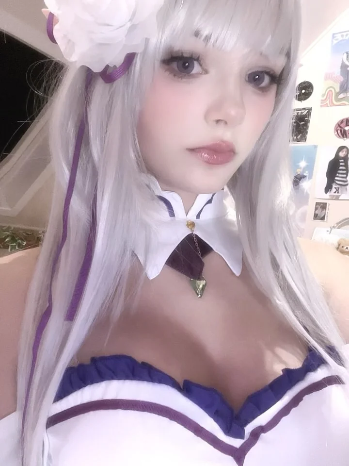 Emilia cosplay by Saori picture 2 of 3