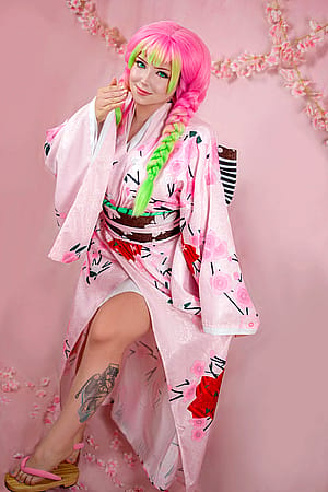 Mitsuri cosplay by Kuroitsne'