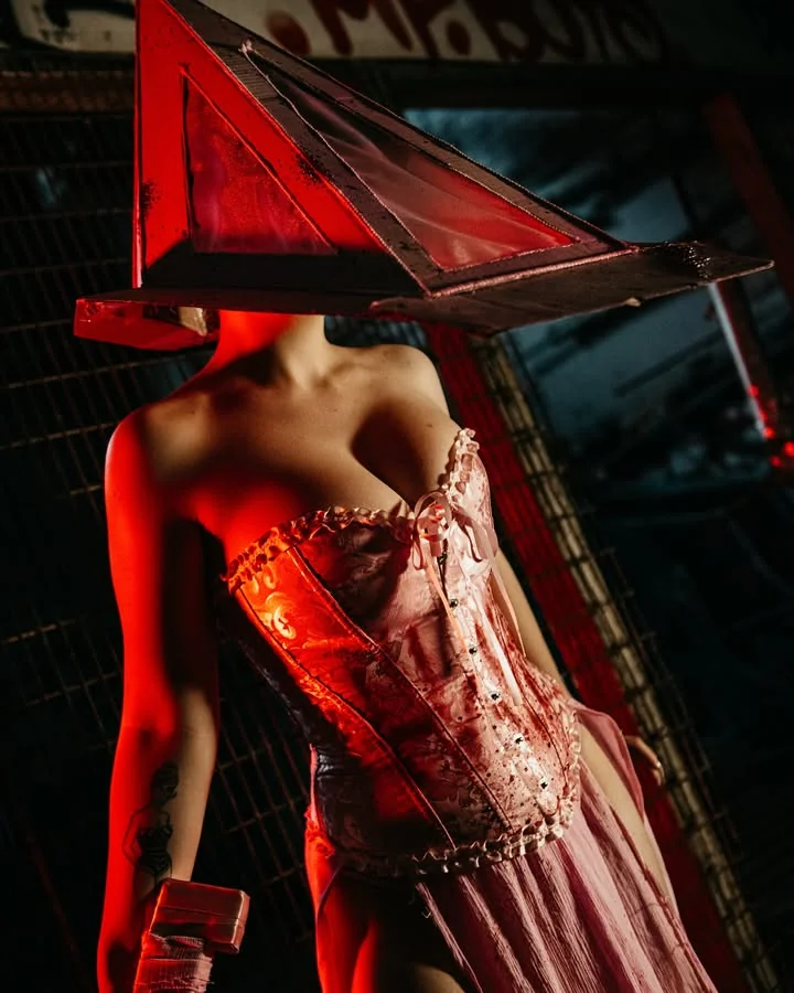 Lady pyramid head by jessica nigri picture 1 of 2