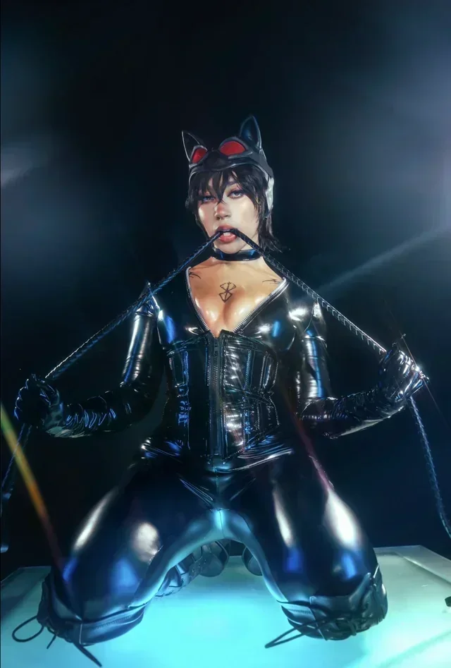 Catwoman by Frizzy picture 3 of 3