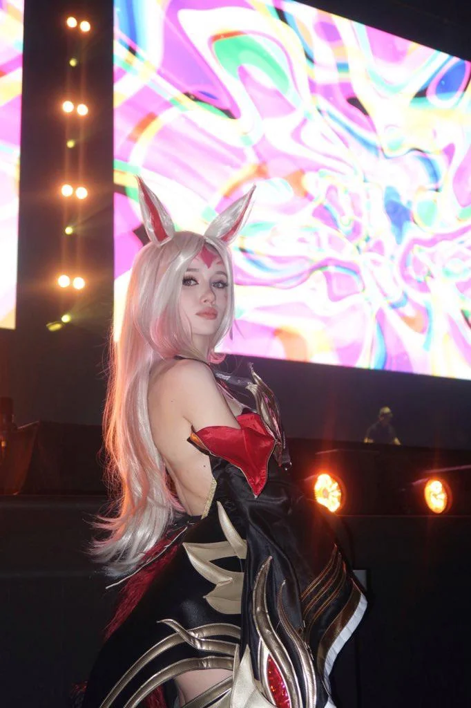 Ahri immortalised legend by Seckooh picture 1 of 1