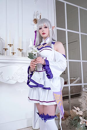 Emilia by diaphora'