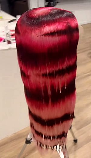 Dying a synthetic wig'