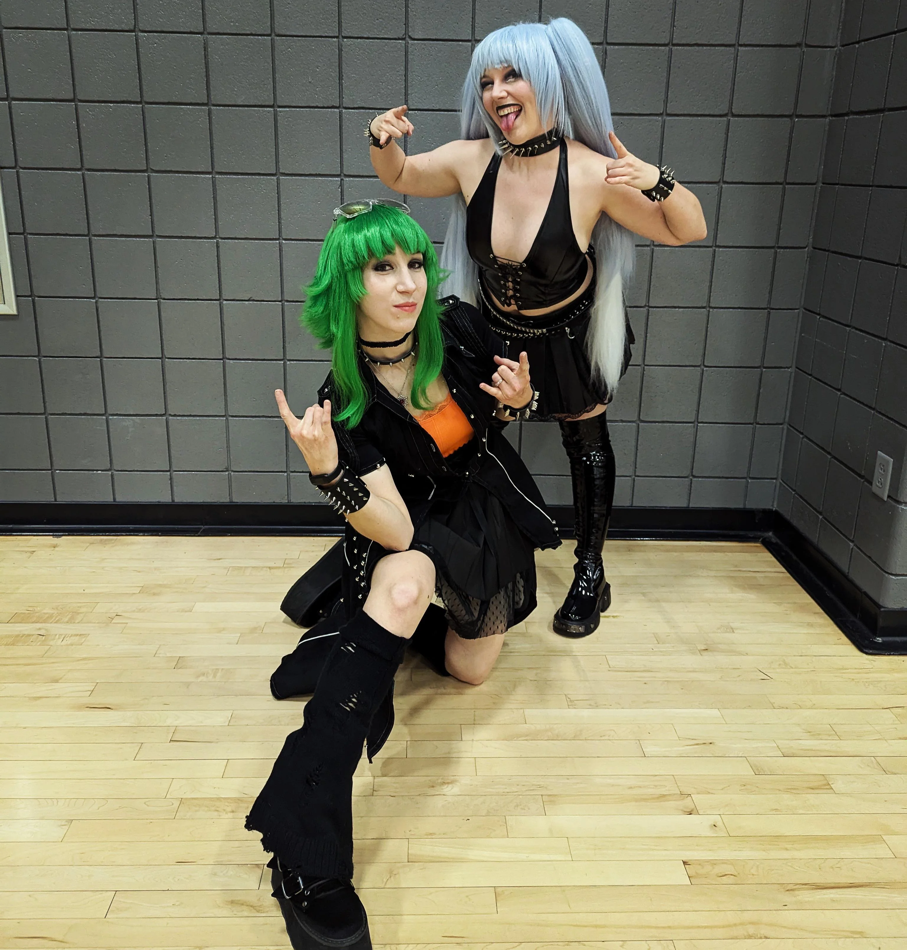Hatsune Miku the goth version by myself FoxyPunkCosplay picture 1 of 1