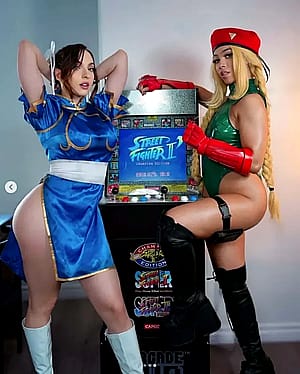 Chun-Li and Cammy🔸Cosplay by @missbrisolo & @frizzylifts'