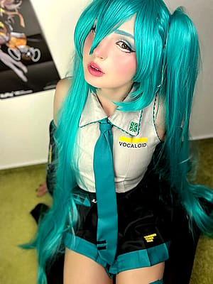 Miku by Emilikraft'